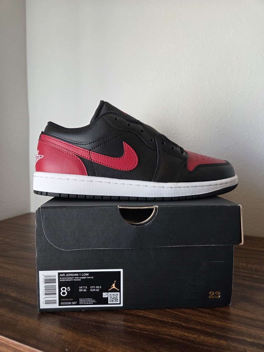 Nike Air Jordan 1 Low - Black & Red